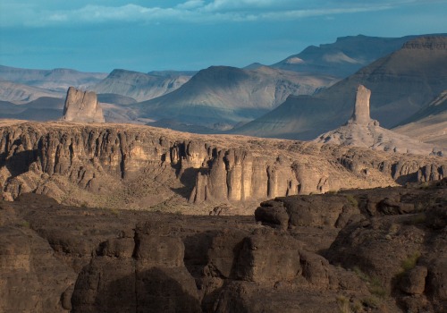 Exploring the Majestic Tizi n'Tagharat Pass: An Adventure Through the Atlas Mountains